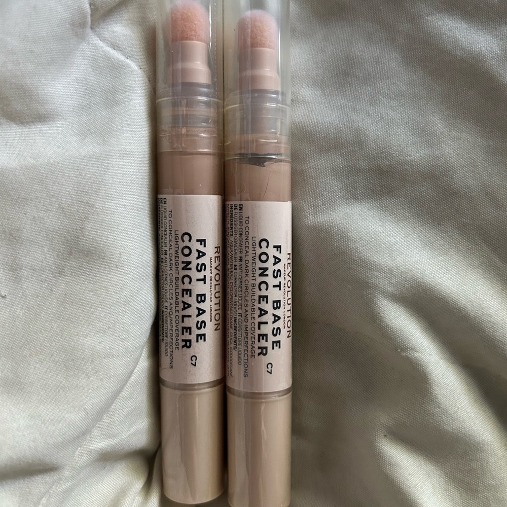 NWT, Set of 2 Revolution Fast Base Concealer
